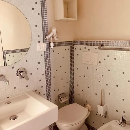 Cento Bed & Breakfast 2*