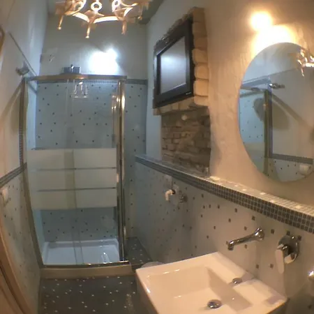 Cento Bed & Breakfast 2*